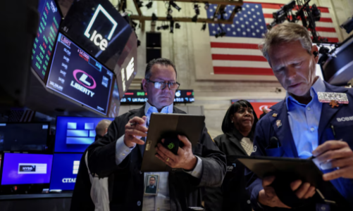 Chứng khoán Mỹ giảm điểm trước thềm cuộc họp Fed, giá dầu xuống đáy 4 năm