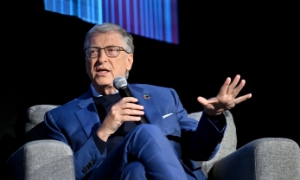 Bill Gates nhận định, thế giới đang bước vào một kỷ nguyên mới với “trí tuệ miễn phí” từ AI. Nguồn ảnh: Netflix 