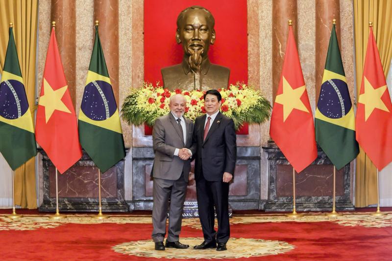 Vietnamese President Luong Cuong and his Brazilian counterpart Lula da Silva in Hanoi on March 28. (Photo:VGP)