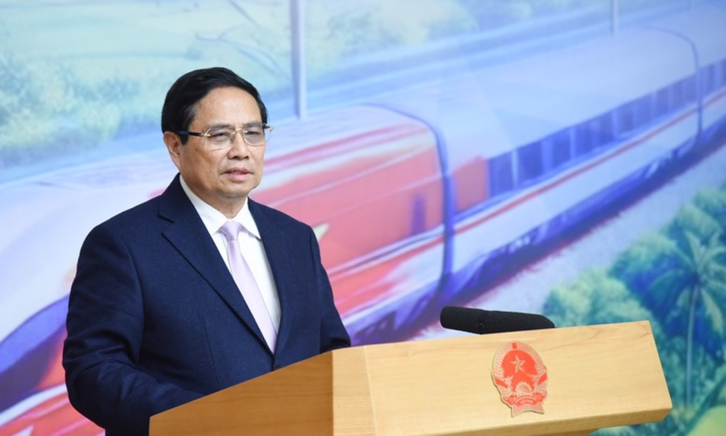 Thủ tướng Phạm Minh Chính nhấn mạnh tầm quan trọng của việc đầu tư các dự án đường sắt và phát triển ngành công nghiệp đường sắt. Ảnh: VGP