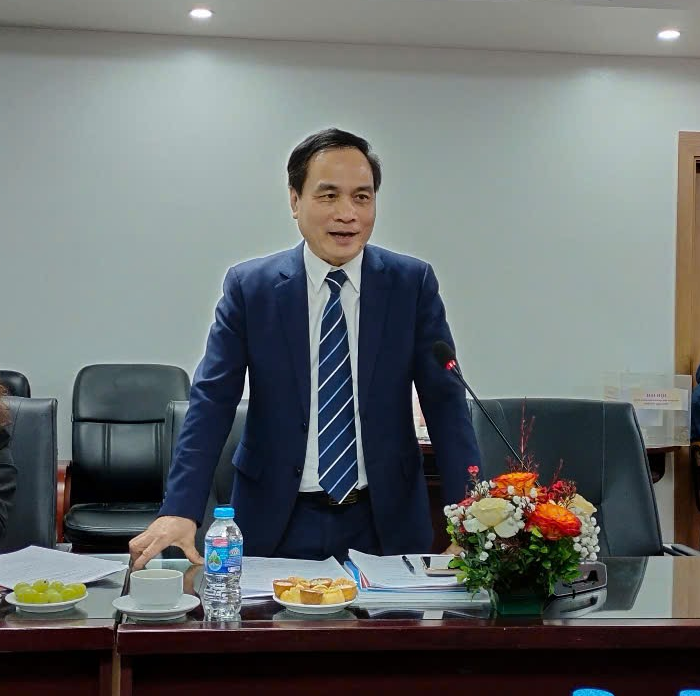 Đồng chí Phạm Ngọc Linh, Phó Bí thư Thường trực Đảng ủy, Phó Chủ tịch Liên hiệp các Hội Khoa học và Kỹ thuật Việt Nam, phát biểu tại Đại hội.