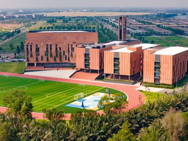 Trường n&ocirc;̣i trú song ngữ qu&ocirc;́c t&ecirc;́ EMASI Plus b&ecirc;n trong khu đ&ocirc; thị tích hợp Waterpoint.