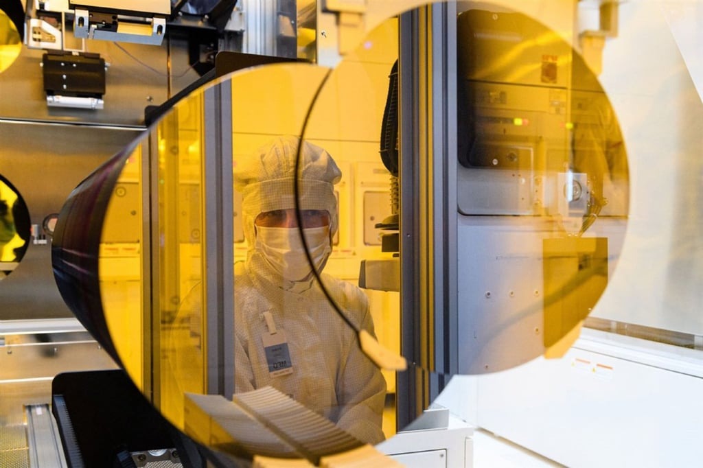 SMIC – nhà máy đúc chip lớn nhất Trung Quốc – cho biết lợi nhuận ròng năm 2024 giảm mạnh 45,4%