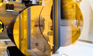 SMIC – nhà máy đúc chip lớn nhất Trung Quốc – cho biết lợi nhuận ròng năm 2024 giảm mạnh 45,4%