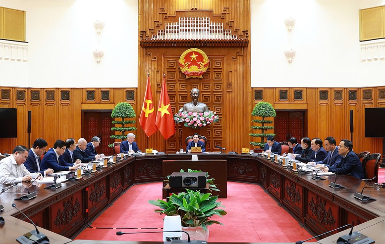 Thủ tướng Phạm Minh Chính chủ trì cuộc họp với các bộ, ngành để tháo gỡ khó khăn, vướng mắc các dự án tồn đọng. Ảnh: VGP