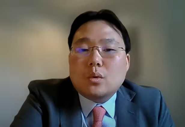 Dan Kim, cựu Trưởng ph&ograve;ng Kế hoạch Chiến lược v&agrave; Ph&acirc;n t&iacute;ch C&ocirc;ng nghiệp tại Hoa Kỳ, Văn ph&ograve;ng Chương tr&igrave;nh CHIPS (CPO) của Bộ Thương mại / Hiệp hội C&ocirc;ng nghiệp B&aacute;n dẫn (SIA).&nbsp;