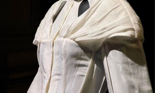 Tôn vinh bản sắc Việt tại Tuần lễ thời trang quốc tế