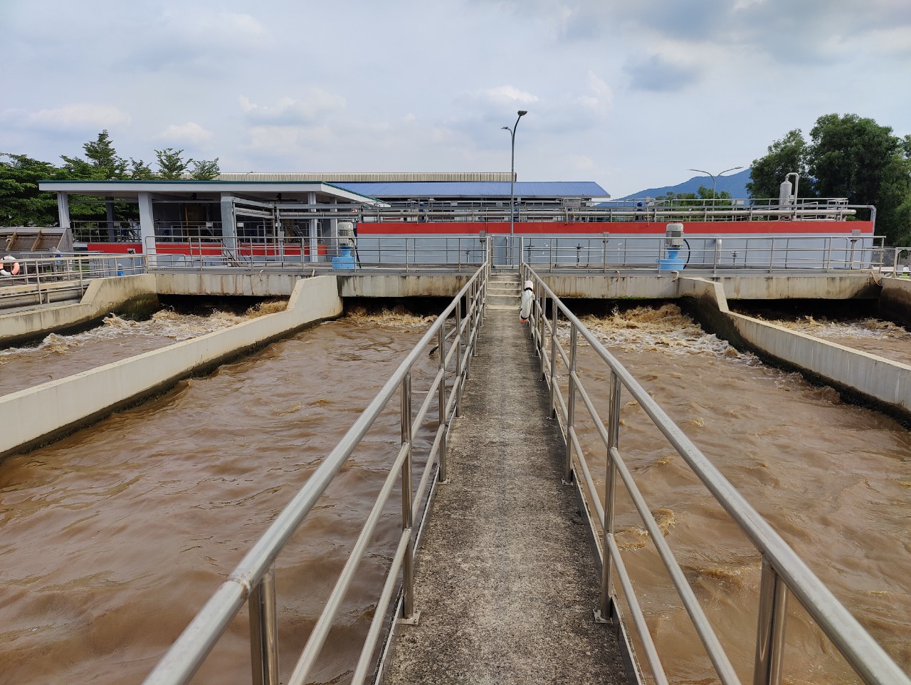 Giai đoạn hợp t&aacute;c đầu ti&ecirc;n sẽ cung cấp giải ph&aacute;p xử l&yacute; nước thải to&agrave;n diện cho hơn 100 doanh nghiệp trong Khu c&ocirc;ng nghiệp.