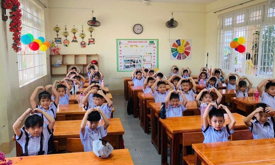 Kể từ năm học 2025 - 2026, việc tuyển sinh lớp 1 và lớp 6 ở TP.HCM sẽ tính theo nơi ở hiện tại và bản đồ đường đi, mà không còn xét theo địa giới hành chính xã, phương. Ảnh mang tính minh họa