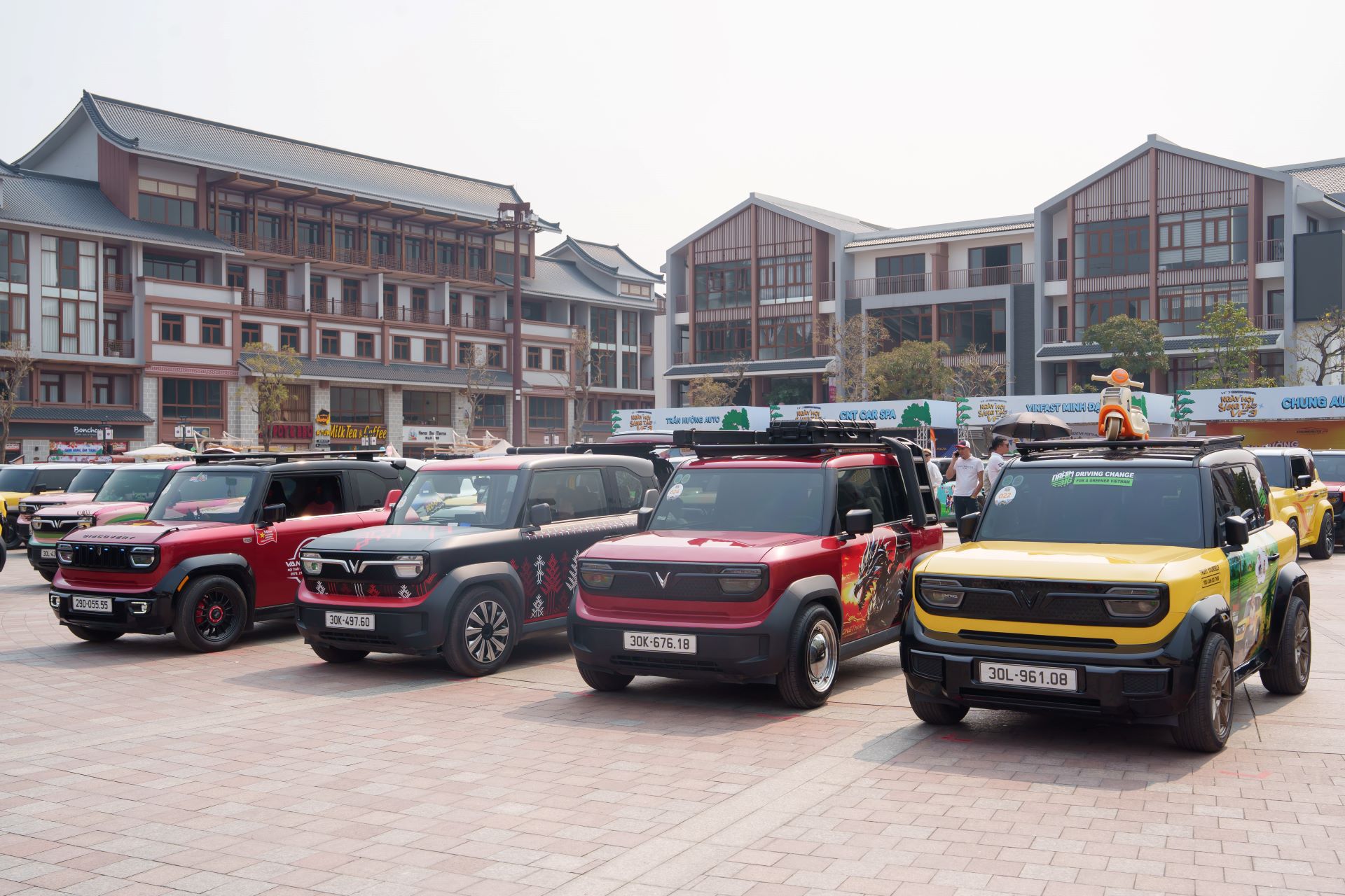 M&agrave;n xếp hơn 400 xe điện VinFast l&agrave; một trong những hoạt động điểm nhấn của Ng&agrave;y hội Xanh 2025.