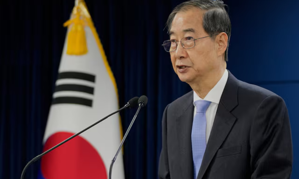 Quyền Tổng thống Hàn Quốc Han Duck-soo - Ảnh: Reuters