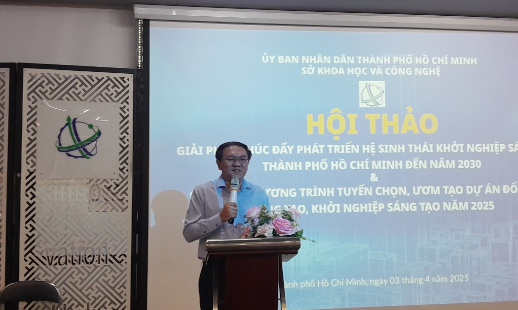 Ông Lâm Đình Thắng, Giám đốc Sở Khoa học và Công nghệ TP.HCM phát biểu tại hội thảo, sáng 3/4.