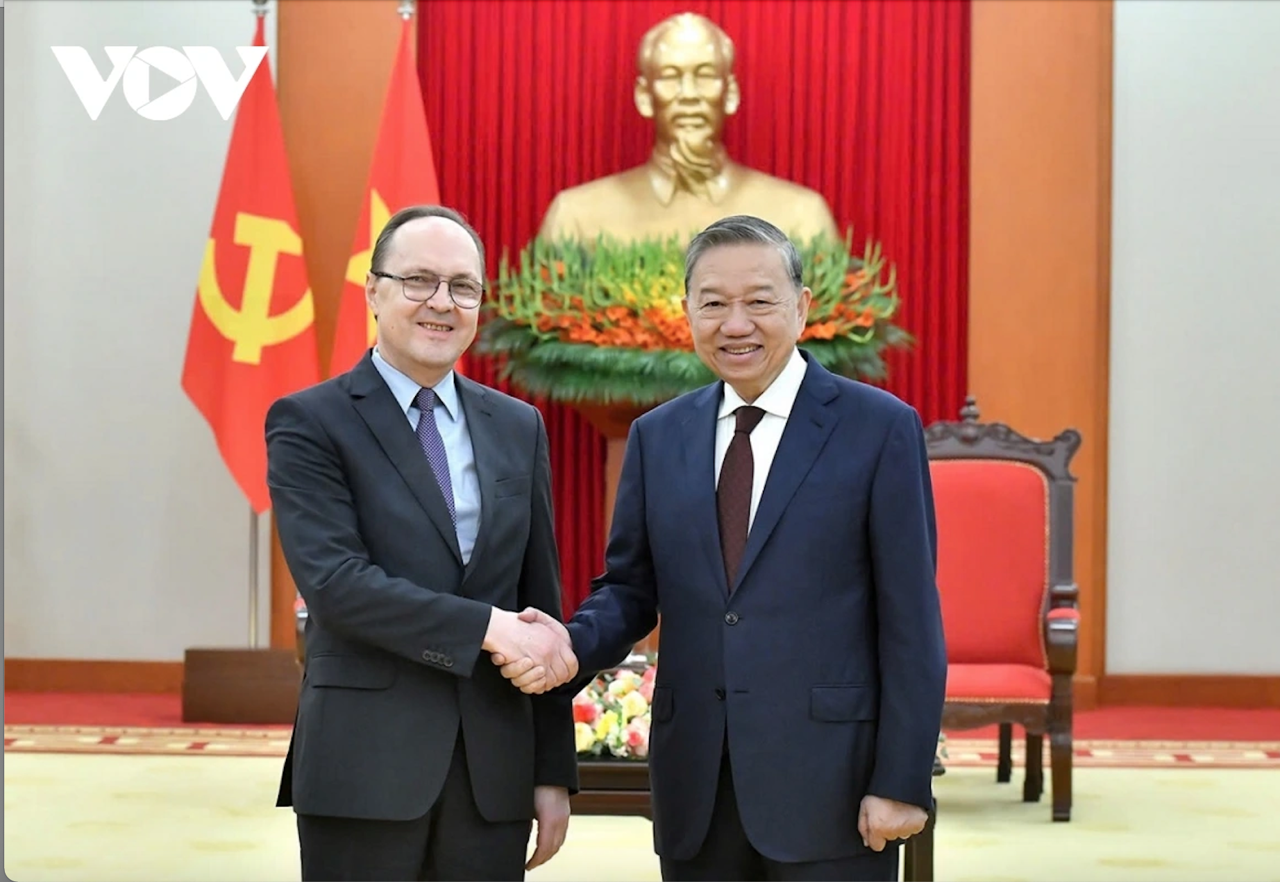 Tổng Bí thư Tô Lâm tiếp Đại sứ Liên Bang Nga Gennady Bezdetko. Ảnh: VOV