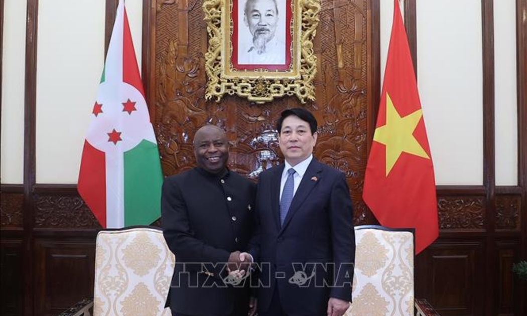 Chủ tịch nước Lương Cường và Tổng thống Burundi Évariste Ndayishimiye - Ảnh: TTXVN