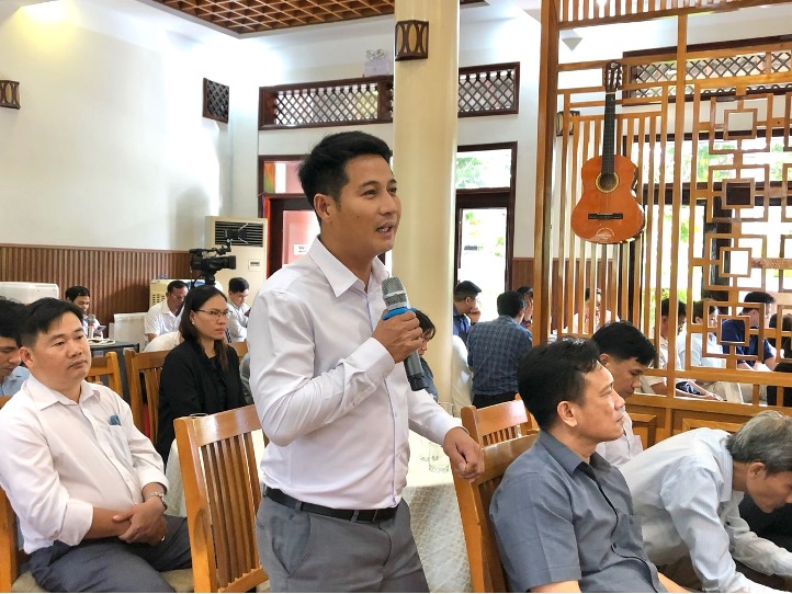 &Ocirc;ng Nguyễn B&aacute; Ngọc, Gi&aacute;m đốc C&ocirc;ng ty cổ phần mực nhảy Biển Đ&ocirc;ng, tại buổi gặp mặt với Ủy ban nh&acirc;n d&acirc;n tỉnh B&igrave;nh Thuận