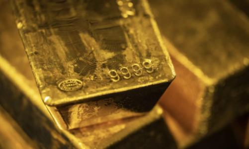 Vàng bị bán tháo theo chứng khoán, “cá mập” SPDR Gold Trust xả hơn 3 tấn