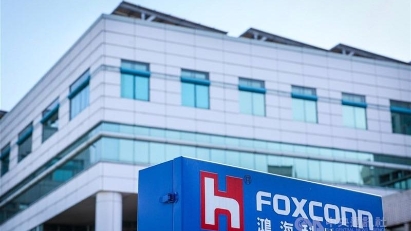Foxconn boosts Vietnam investment, expands AI server production