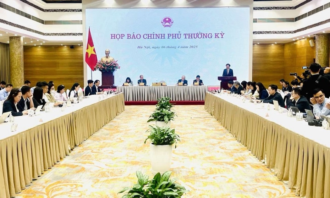 Bộ trưởng, Chủ nhiệm Văn phòng Chính phủ Trần Văn Sơn chủ trì buổi họp báo Chính phủ thường kỳ tháng 3.