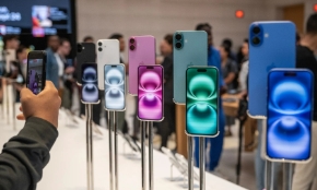 iPhone là sản phẩm chủ lực của Apple, chiếm khoảng 50% doanh thu toàn cầu. 