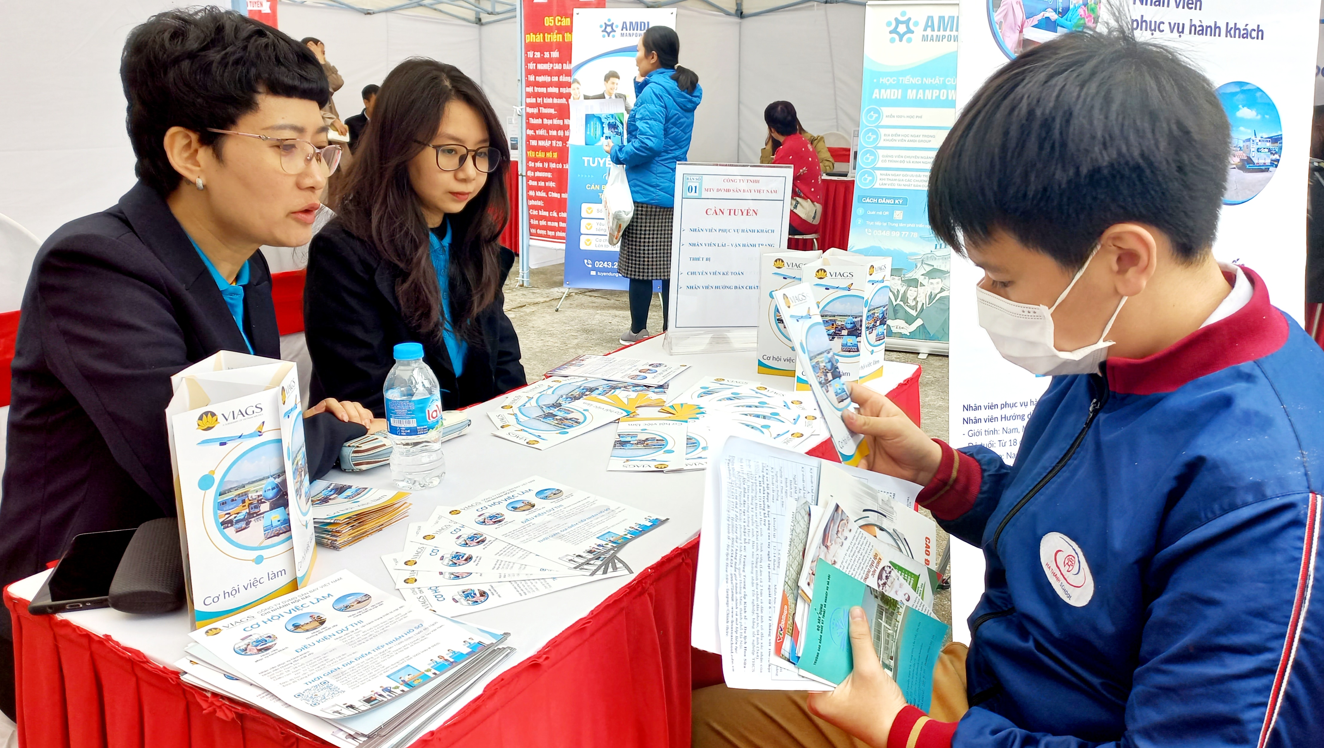 Doanh nghiệp tuyển dụng lao động. Ảnh: Nhật Dương.