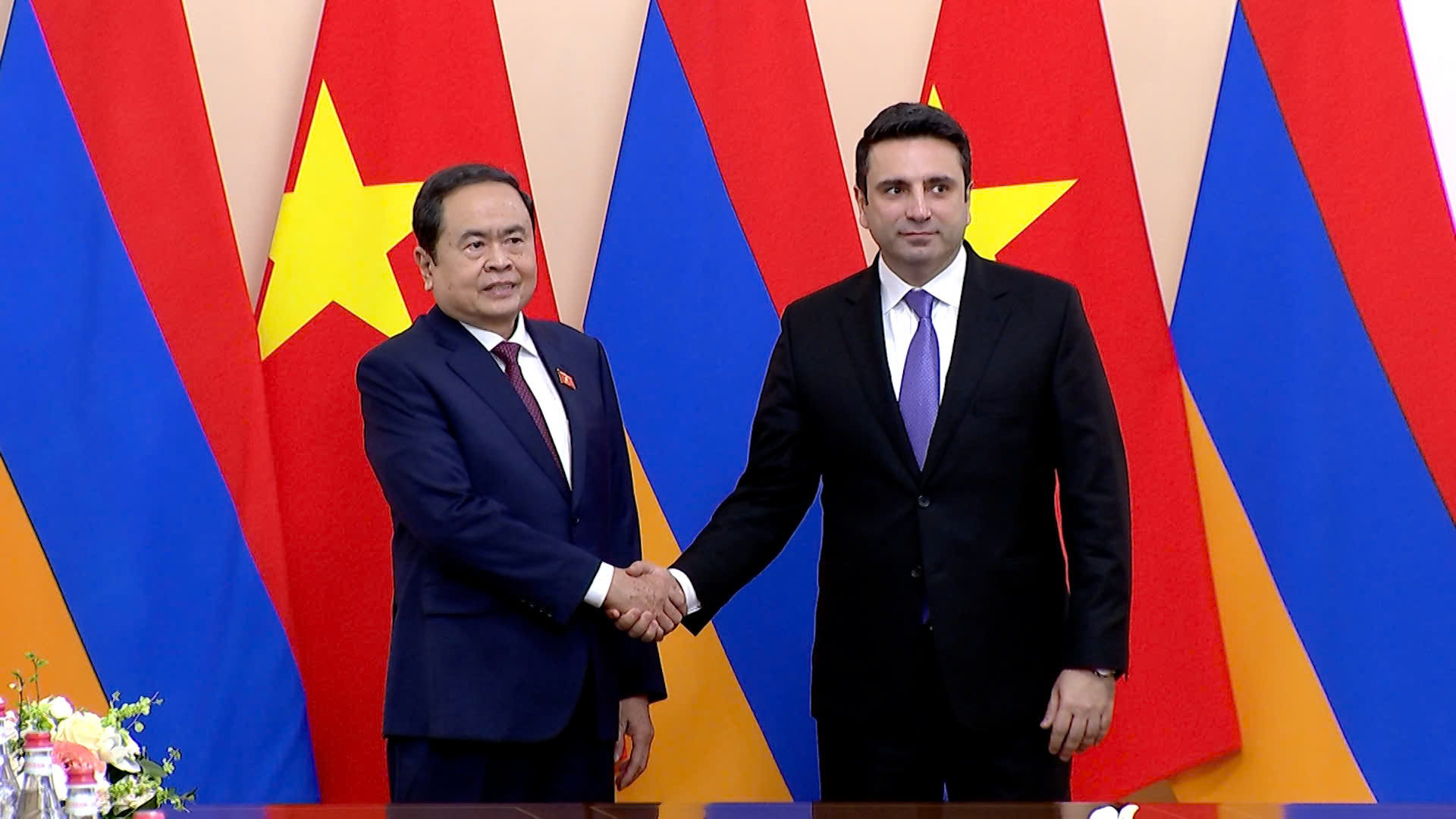Chủ tịch Quốc hội Trần Thanh Mẫn hội đ&agrave;m với Chủ tịch Quốc hội Armenia Alen Simonyan - Ảnh: Quochoi.vn