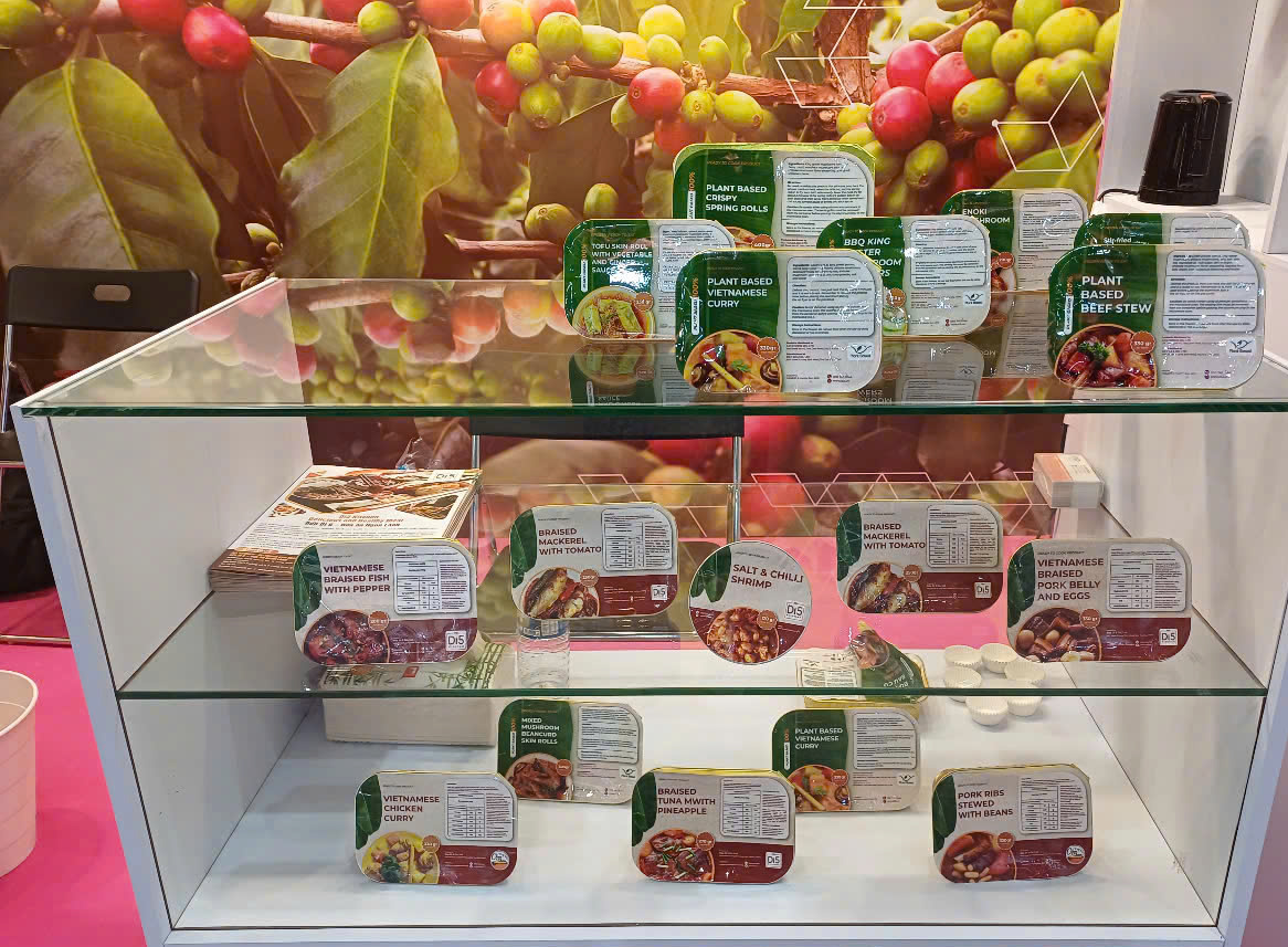 Một số sản phẩm Việt giới thiệu tại triển lãm.