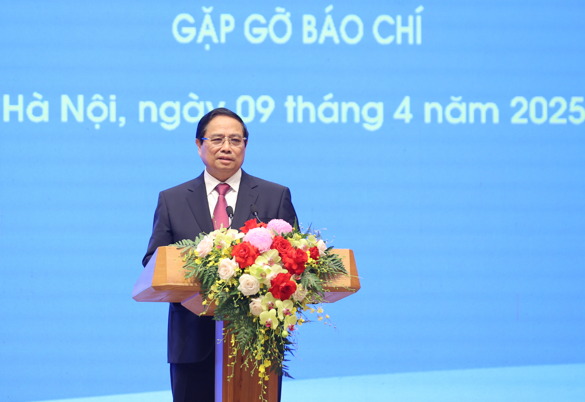 Thủ tướng Phạm Minh Ch&iacute;nh ph&aacute;t biểu tại họp b&aacute;o - Ảnh: VGP