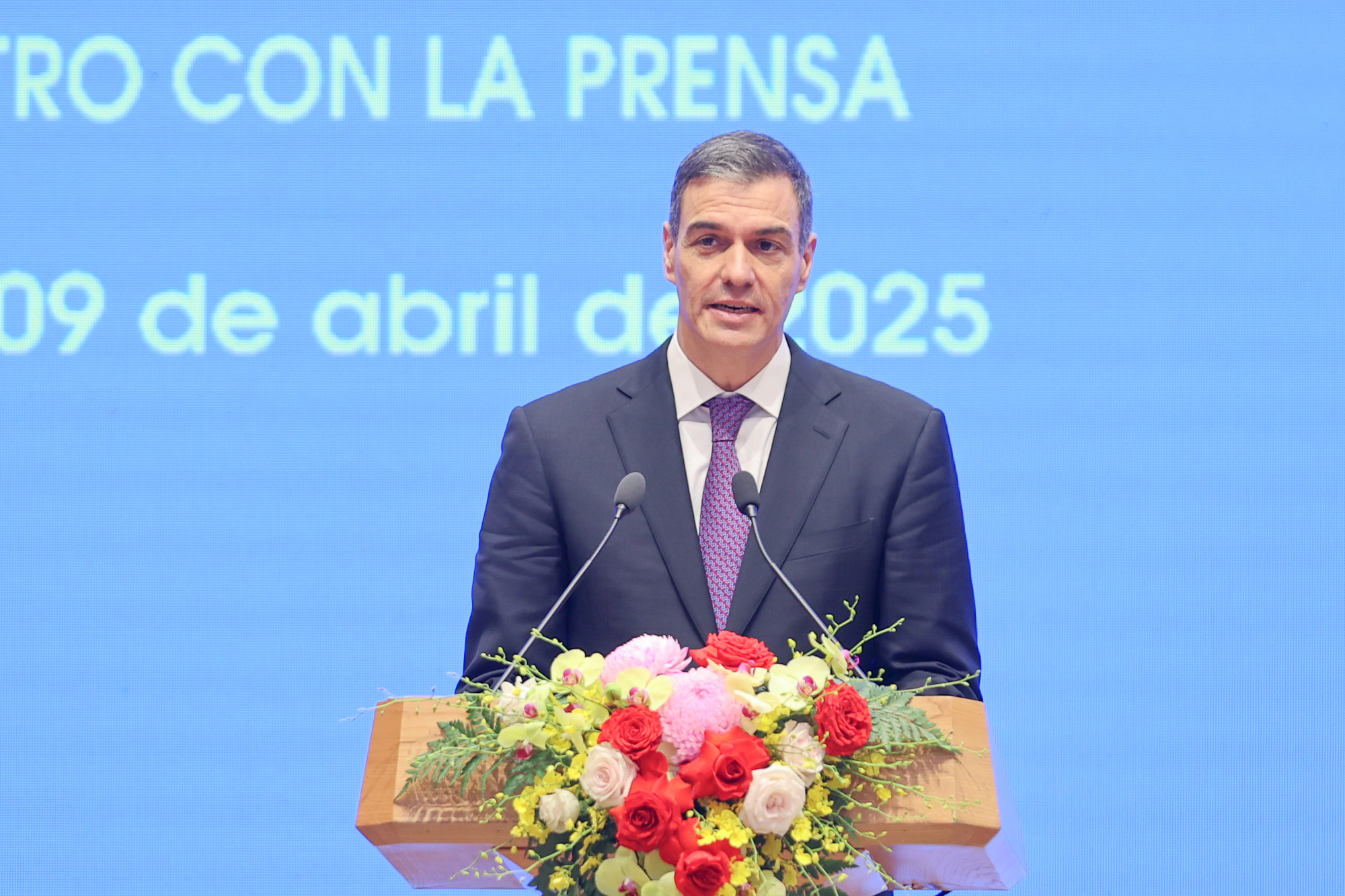 Thủ tướng T&acirc;y Ban Nha&nbsp;ph&aacute;t biểu tại họp b&aacute;o - Ảnh: VGP