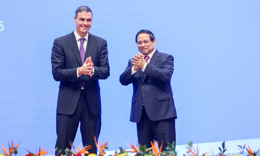 Thủ tướng Phạm Minh Chính và Thủ tướng Pedro Sanchez - Ảnh: VGP