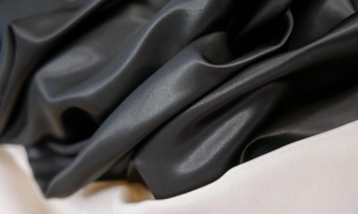 Chất liệu “thượng hạng” Việt Nam lên sàn diễn quốc tế