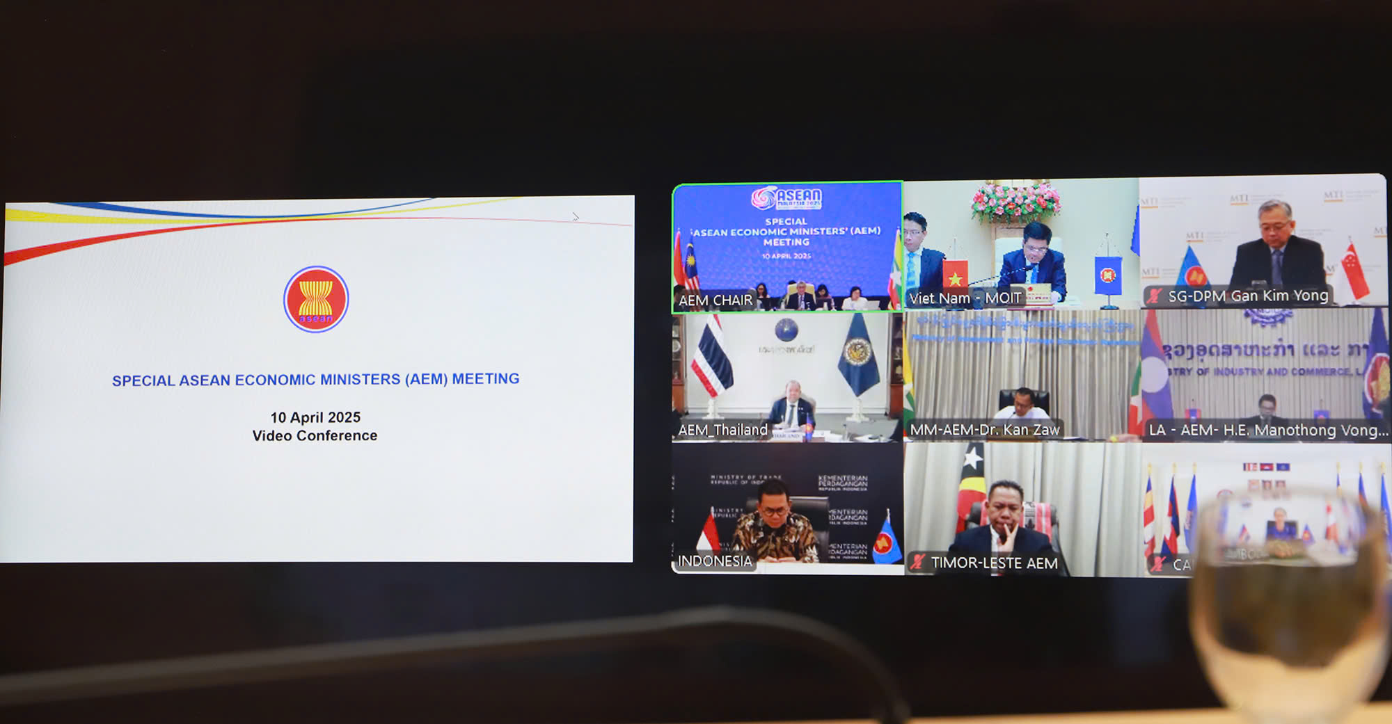 Hội nghị Bộ trưởng Kinh tế ASEAN đặc biệt về chính sách thuế quan của Mỹ đã được tổ chức theo hình thức trực tuyến - Ảnh: VGP