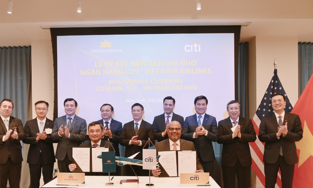 Lễ ký kết Biên bản ghi nhớ giữa Ngân hàng Citi và Vietnam Airlines. Ảnh: Vietnam Airlines cung cấp