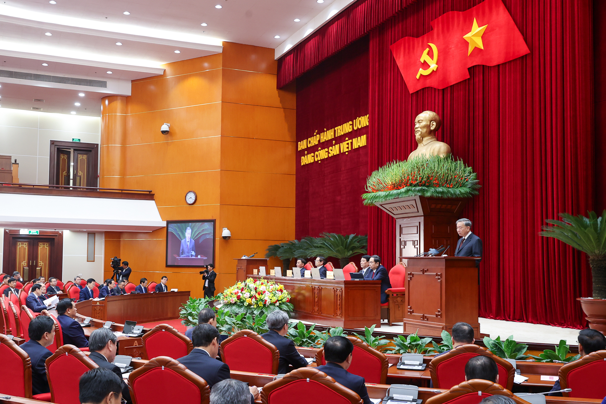 Tại Hội nghị lần n&agrave;y, Trung ương sẽ thảo luận, cho &yacute; kiến đối với 15 nội dung, tập trung v&agrave;o 2 nh&oacute;m vấn đề ch&iacute;nh - Ảnh: VGP/Nhật Bắc