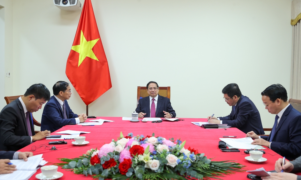 Thủ tướng Phạm Minh Chính điện đàm với Thủ tướng New Zealand Christopher Luxon - Ảnh: VGP