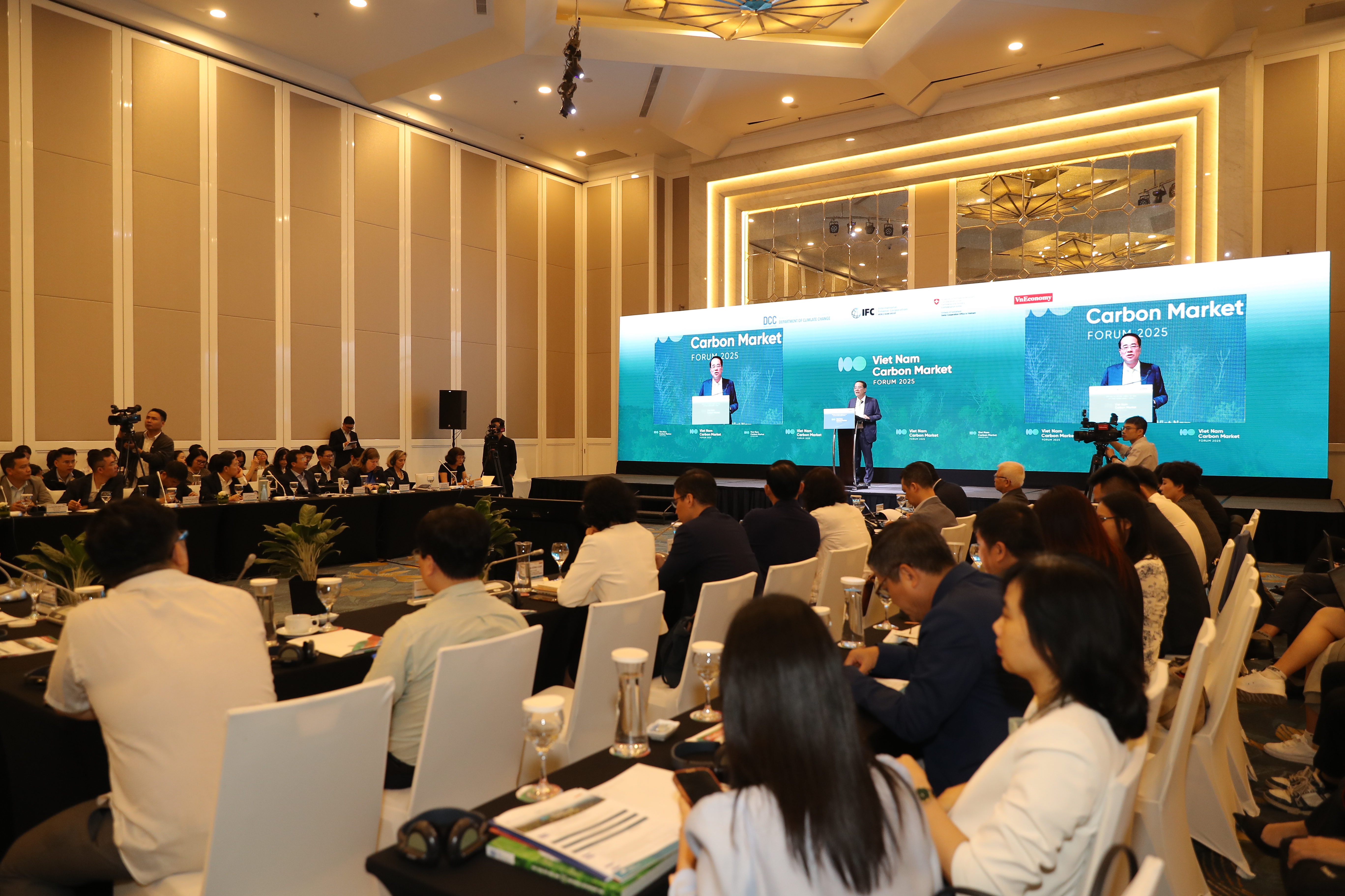 Quang cảnh Diễn đ&agrave;n&nbsp;