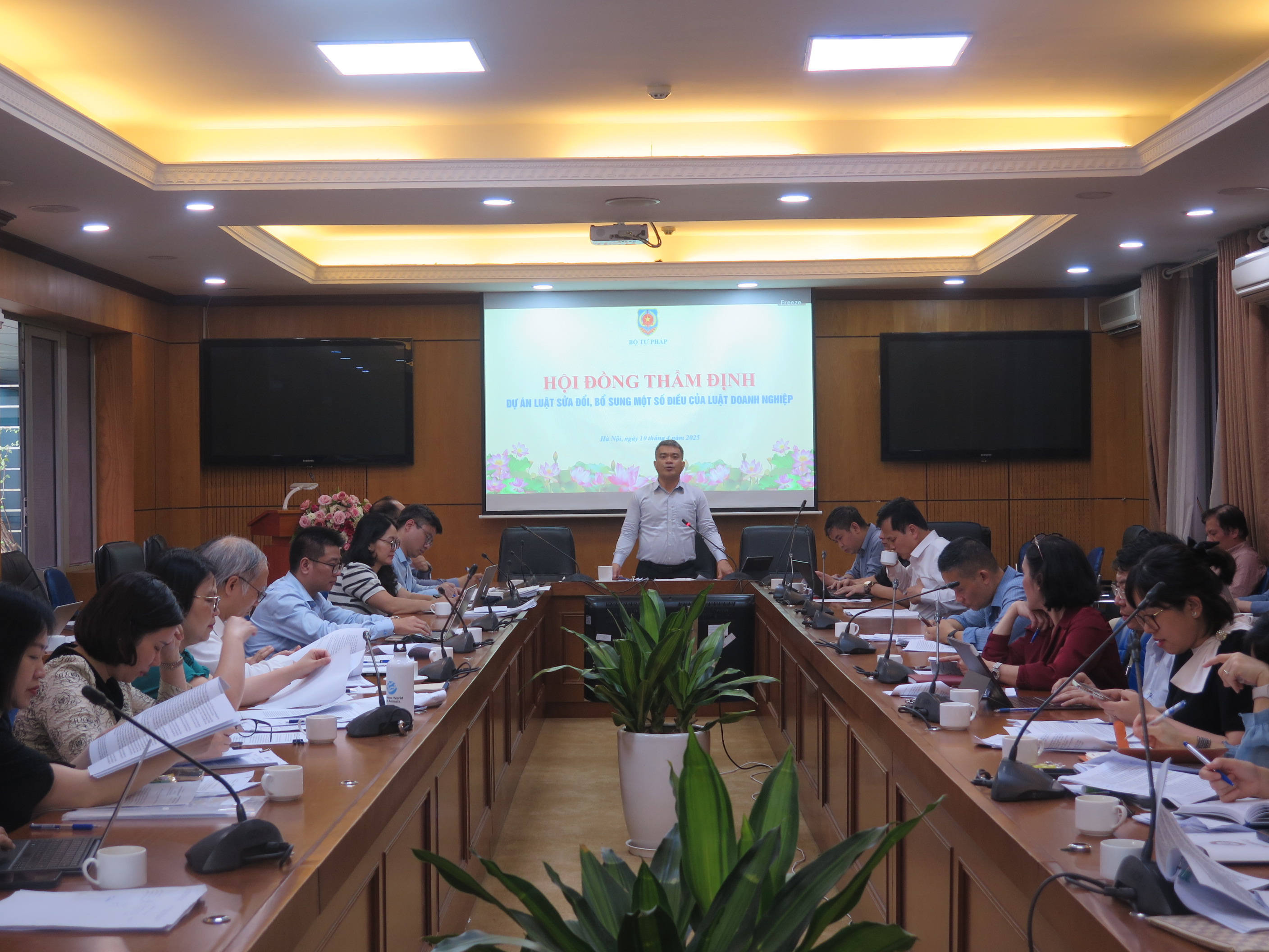 Quang cảnh buổi thẩm định. Ảnh: CTV.