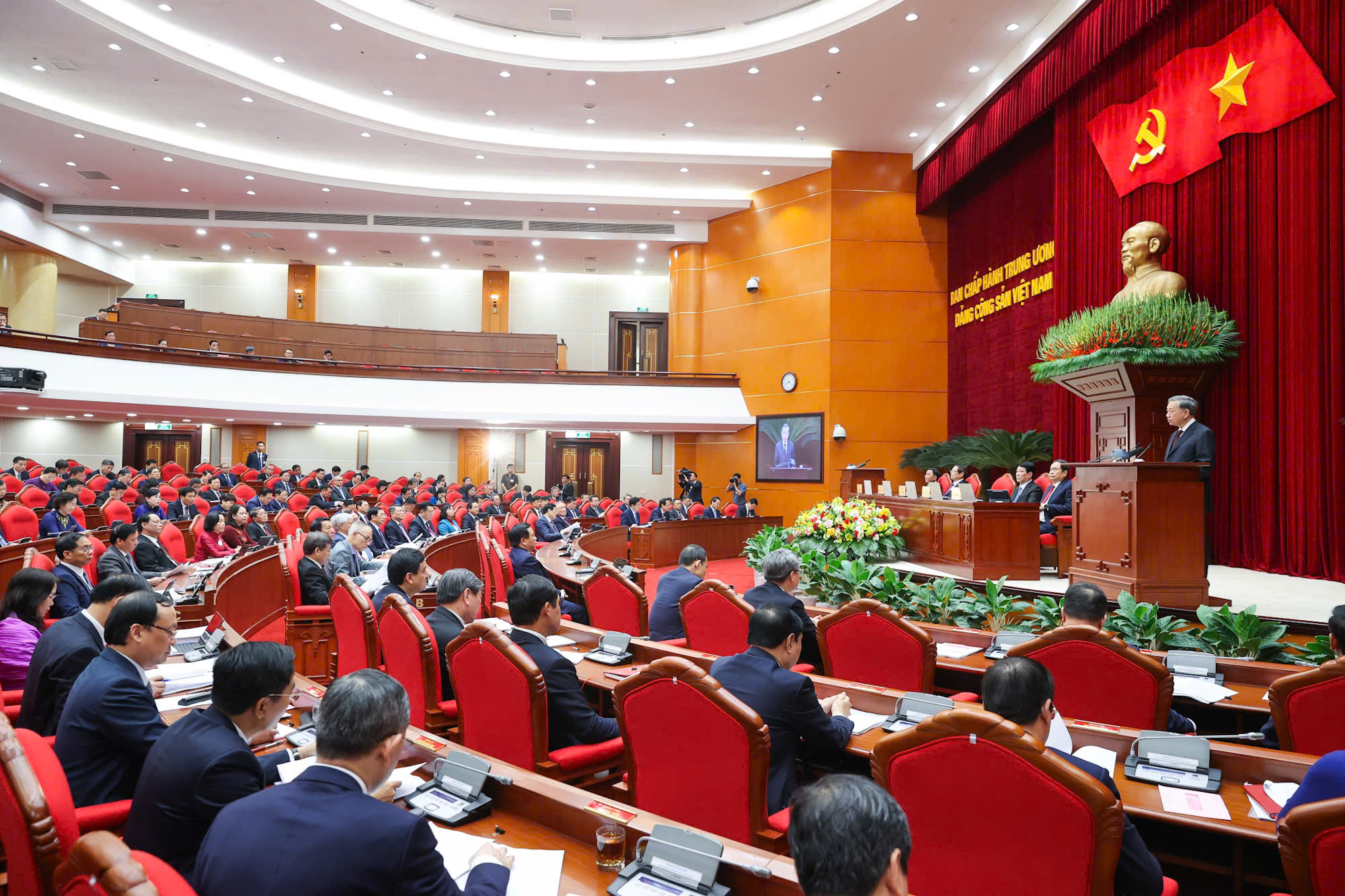 Hội nghị lần thứ 11 Ban chấp h&agrave;nh Trung ương Đảng kh&oacute;a XIII ch&iacute;nh thức khai mạc s&aacute;ng nay (10/4) - Ảnh: VGP/Nhật Bắc