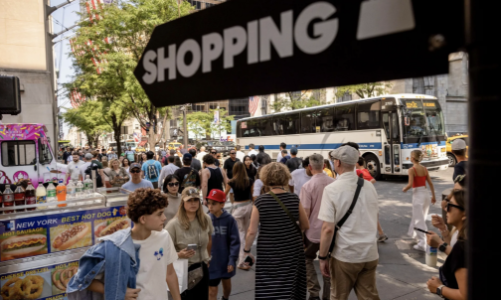 Thương chiến đang căng thẳng, lạm phát ở Mỹ bất ngờ giảm