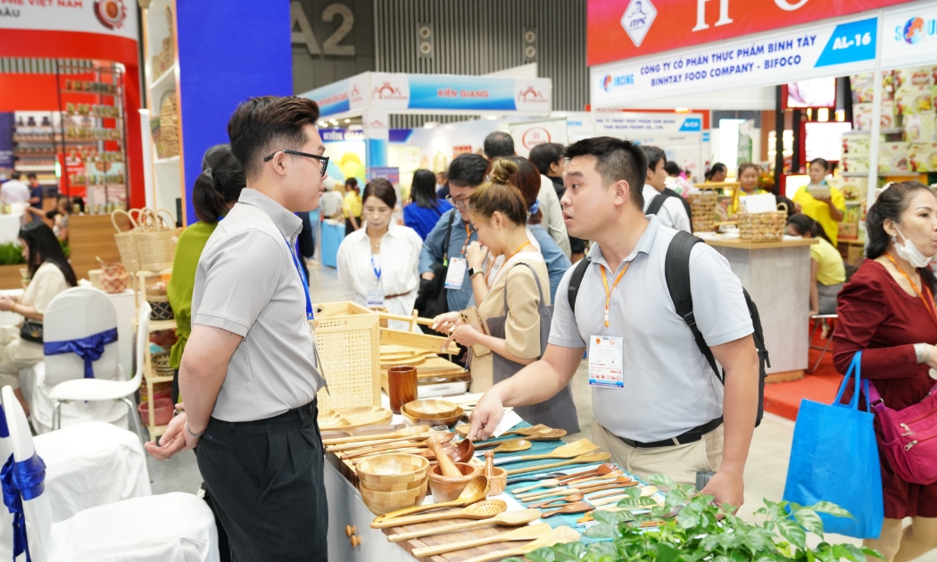Viet Nam International Sourcing 2024 cũng đã thu hút nhiều tập đoàn quốc tế như Aeon, Walmart, Decathlon, Coppel, Central Group, Lotte, IKEA… 