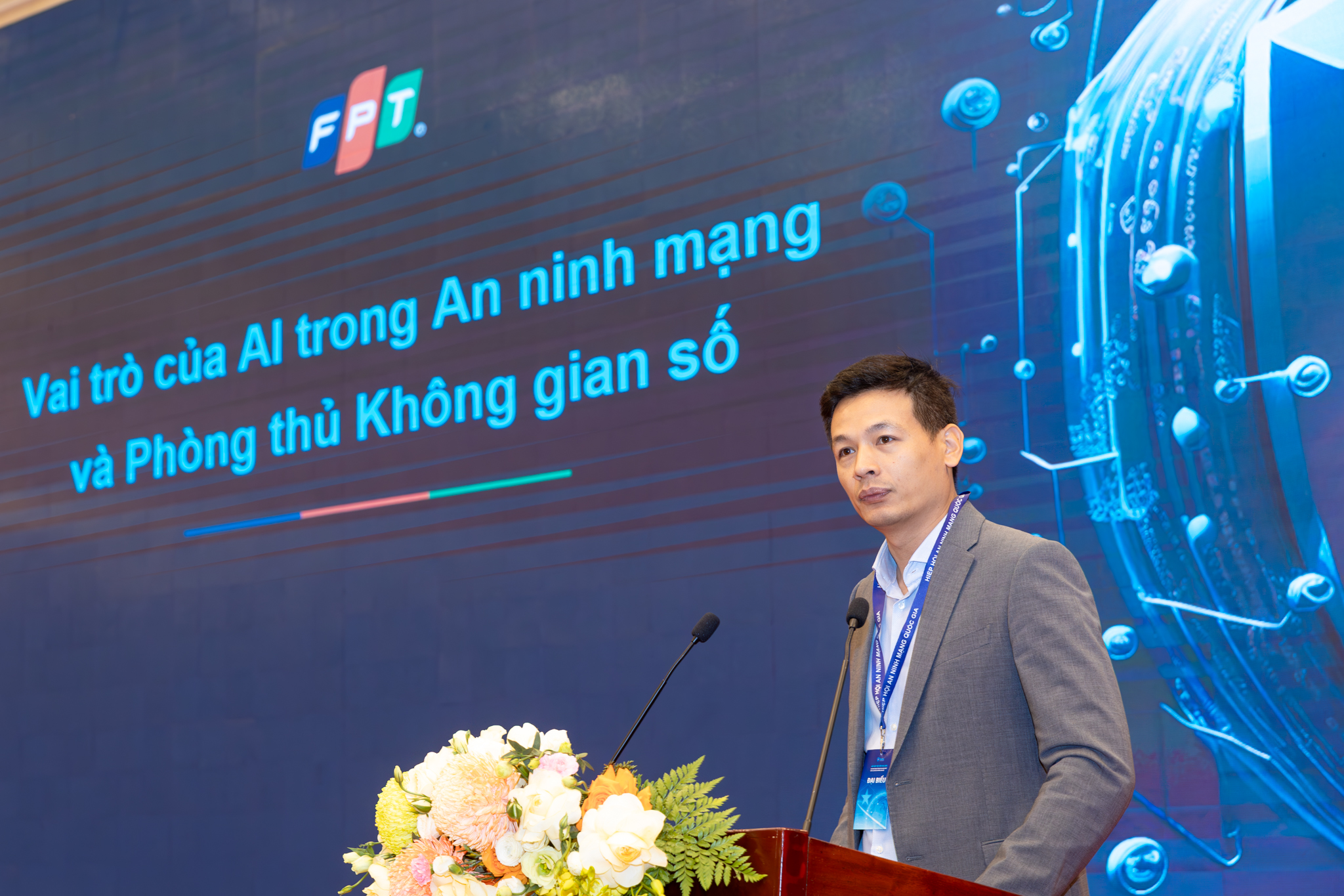 &Ocirc;ng Vũ Anh T&uacute;, Gi&aacute;m đốc C&ocirc;ng nghệ FPT lo ngại trước nguy cơ dữ liệu người d&ugrave;ng bị r&ograve; rỉ th&ocirc;ng qua ứng dụng AI, Chatbot.&nbsp;