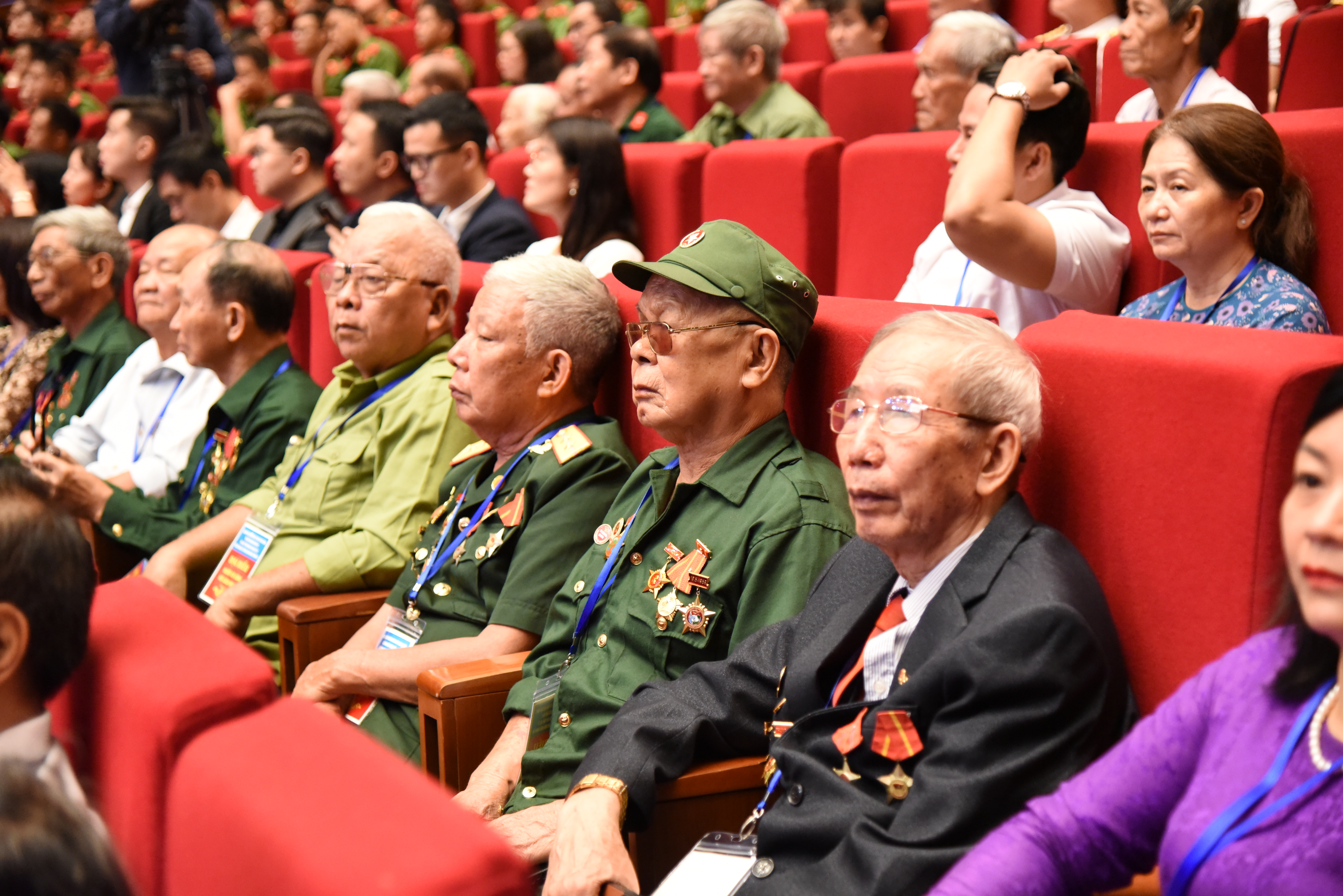 Người có công dự hội nghị tri ân người có công năm 2024. Ảnh: Mạnh Dũng.