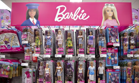 Búp bê Barbie của công ty Mattel được sản xuất chủ yếu tại Trung Quốc - Ảnh: Bloomberg