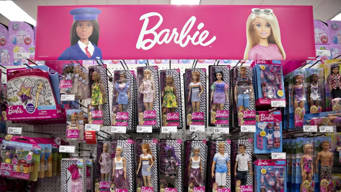Búp bê Barbie của công ty Mattel được sản xuất chủ yếu tại Trung Quốc - Ảnh: Bloomberg