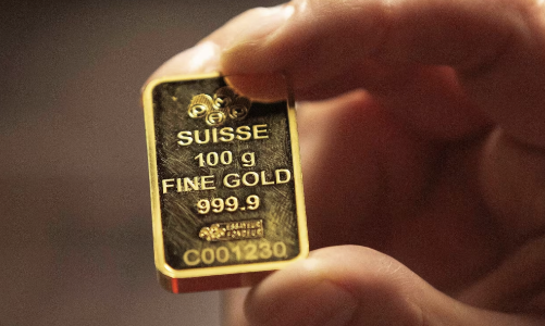 Vàng lên giá dữ dội vì nhu cầu “hầm trú ẩn” tăng cao và đồng USD lao dốc