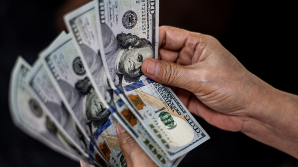 Đồng USD bị ghìm ở đáy 3 năm, yên Nhật tiếp tục tăng giá