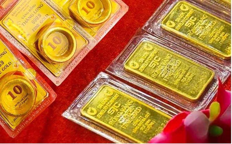 Domestic gold price sets new record