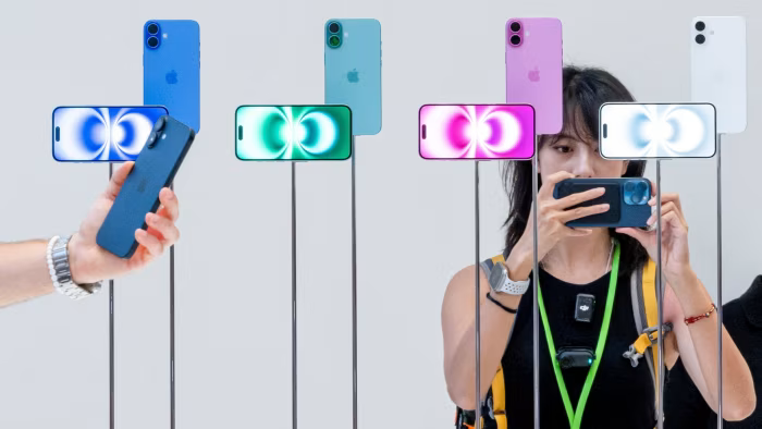 Smartphone nhập khẩu vào Mỹ hiện được miễn thuế đối ứng - Ảnh: Bloomberg