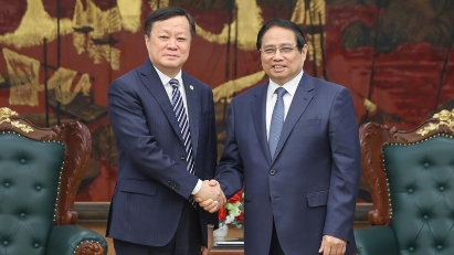 PM urges China's COMAC to boost aviation cooperation