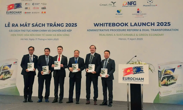 At the launching ceremony of the EuroCham's 2025 Whitebook. (Photo: VGP) 