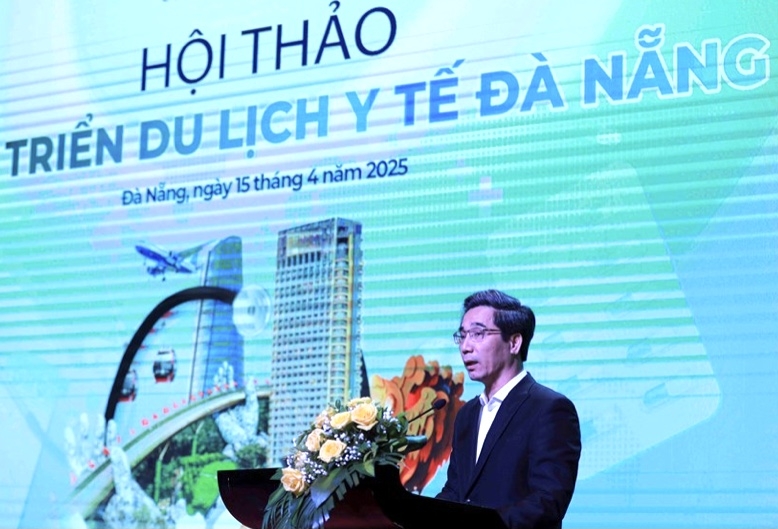 Ph&oacute; Chủ tịch UBND TP.Đ&agrave; Nẵng ph&aacute;t biểu tại hội thảo. Ảnh Ng&ocirc; Anh Văn